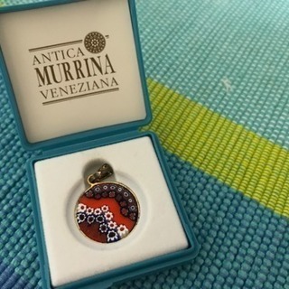 色鮮やかな、ベネチアガラスのペンダントヘッドの画像