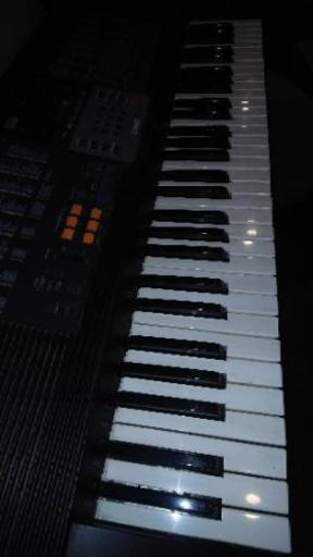 CASIOキーボードCTK-750(スタンド付)
