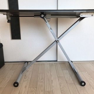 ニトリ 無段階昇降テーブル  リフティングテーブルの画像