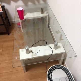 ガラステーブル 早期引き取り希望