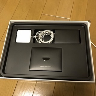 Apple MacBook Air  2017(13インチ, 1.8GHzデュアルコアIntel Core i5プロセッサ, 128GB)の画像