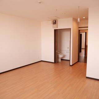 【守口市南寺方北通】ブランクOK◎サービス付き高齢者向け住宅でのヘルパーさん募集☆デイサービス併設施設です♪一人ひとりに寄り添った丁寧なケアのできる環境です☆の画像