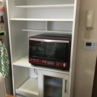 キッチン収納キャビネットの画像