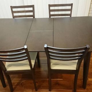 ダイニングテーブルセットの画像