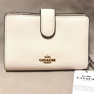 新品 タグ付 コーチ 二つ折り財布 ホワイト ゴールドロゴプレート
