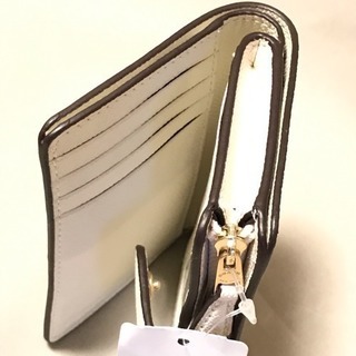 新品 タグ付 コーチ 二つ折り財布 ホワイト ゴールドロゴプレート