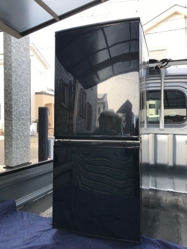 取引中2014年製シャープ冷凍冷蔵庫ブラック。千葉県内配送無料。設置無料。
