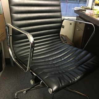 ハーマンミラー アルミナムグループ エグゼクティブチェアの画像