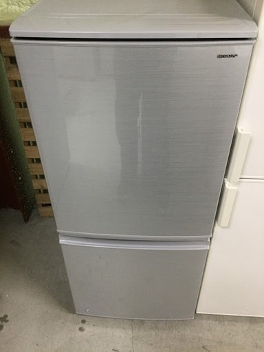 【送料無料・設置無料サービス有り】冷蔵庫 2018年製 SHARP SJ-D14D-S 中古