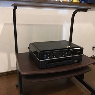 パソコンデスクの画像
