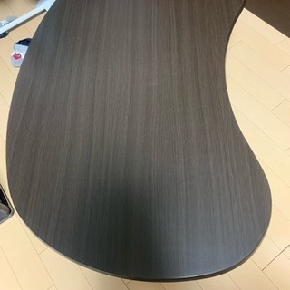 見えるそのもののテーブルです。