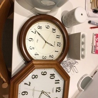 時計、アロマディフューザー、アイロン、傘立て