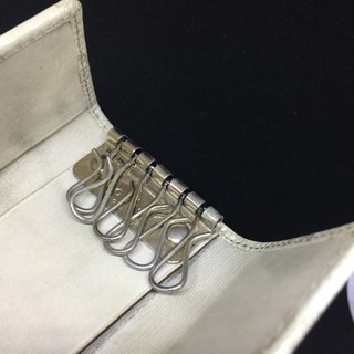 GUCCI グッチ シマライン 白レザー 6連キーケースの画像