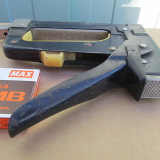 ガン　タッカー　MAX TG-A 中古品の画像
