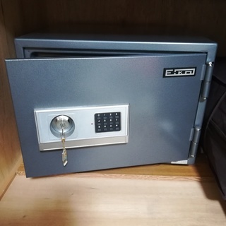 エーコー耐火金庫です。