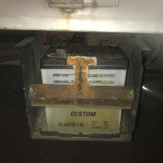 使えるガソリン車のバッテリー下さい。