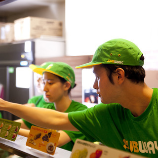 初台駅直結！未経験者大歓迎☆サブウェイでのお仕事です！！の画像