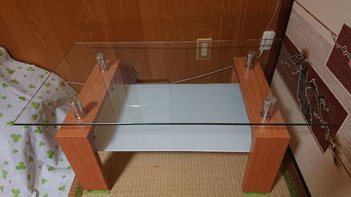 ガラステーブル