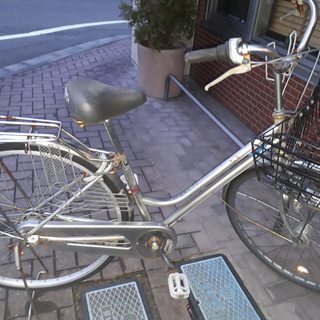 自転車シティサイクル　大型カゴ付き　シルバー　取りに来ていただけ...