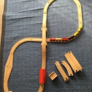 IKEA 木のレール 電車の画像