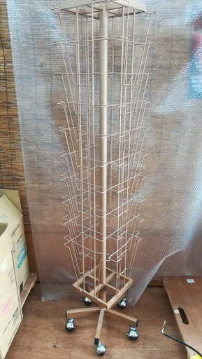 4面縦型回転什器(A4用）