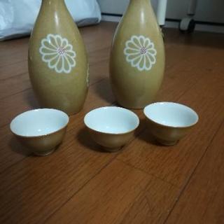 酒器セット（徳利と盃）