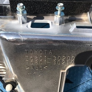 【またさらに値下げしました！】トランクガーニッシュ リアパネル 76801-30200 トヨタ 純正品 GRS202 200 クラウン ロイヤル 後期 GRS200 GRS204 アスリートの画像