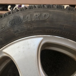 最終処分スタットレスタイヤ売ります。の画像
