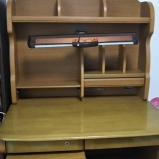 学習机 茶色の画像