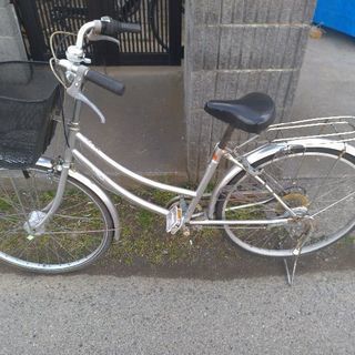 自転車　26インチ　６速　オートライトの画像