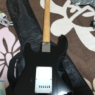 プレイテック  黒のストラトギター 値下げの画像