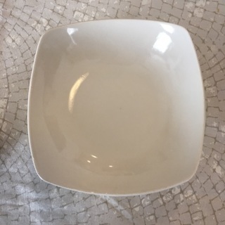 磁器製 変形小鉢 ホワイト