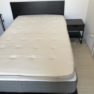 イケア セミダブルベッドの画像