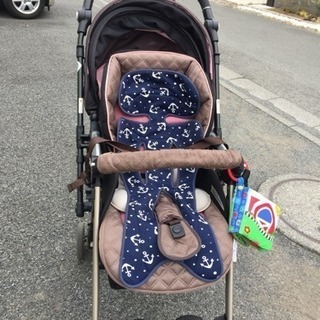 10キロ圏内なら配達します！A型ベビーカー アップリカ ソラリア...