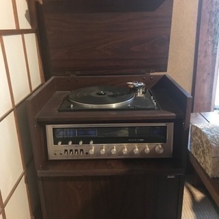 【27日に処分予定！】40年くらい前のレトロなレコードプレーヤー...