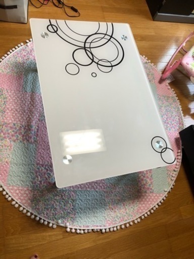 ガラステーブル