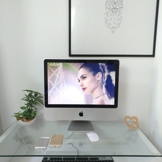 そのまま使える！　Apple　iMac②　美品　デスクトップ一体型　250G大容量　20インチ　ATI Radeon HD core2 2GHz　メモリ2G　X El Capitan10.11.6　Webカメラ　マイク内蔵　キーボード＆薄型ワイヤレスマウス付き　無線LAN　Wi-Fi対応　DVDドライブ