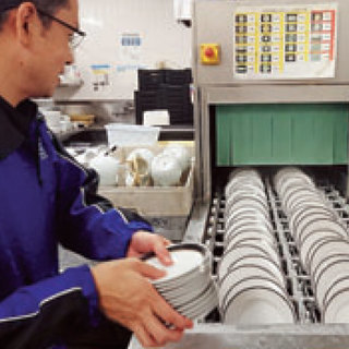 裏方でもガッチリ稼げます！手厚い手当てもついてます。の画像