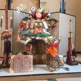 秀月の五月人形をを差し上げます。