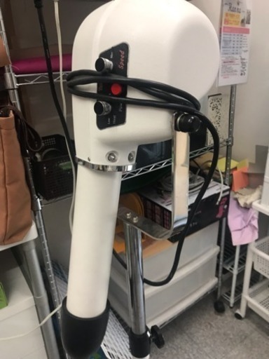 ペットサロンのスタンドドライヤー