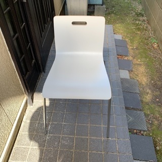 オリバーの椅子の画像
