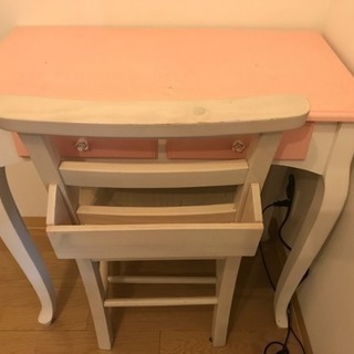 無料 ローラアシュレイ机 2/28中に引き取り