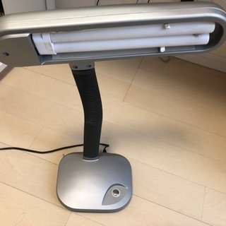 卓上ライトの画像