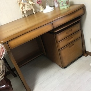  引き取り限定でお願いします。  学習机！