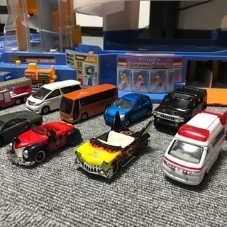 トミカ スーパーオートトミカビル トミカ付きの画像