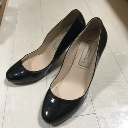 セントレアラマント エナメルパンプス 黒