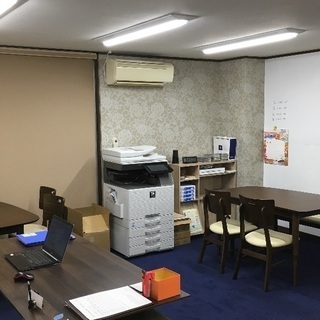 壁全面ホワイトボードの貸し教室、貸し会議室 - レンタルオフィス