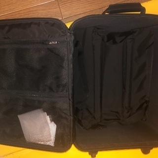 スーツケース 正方形の画像