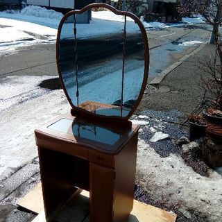 鈴木木工家具　照明付き鏡台　化粧台　ミラー　コンセント付き　花型...