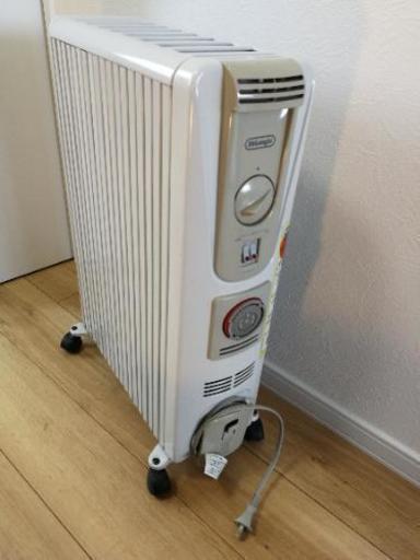 【限定割引3/2まで3800→2900円】デロンギオイルヒーター 4~10畳　900/1500W 　ソフトクリーム割引券付